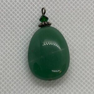 Jade pendant 1 inch length, 3/4 inch width